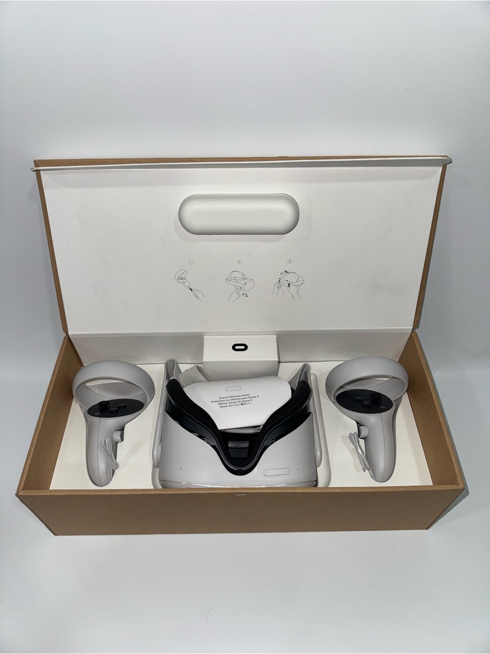 New Oculus Quest 2 128 GB VR Headset with Touch Controllers - White - Picture 12 of 13